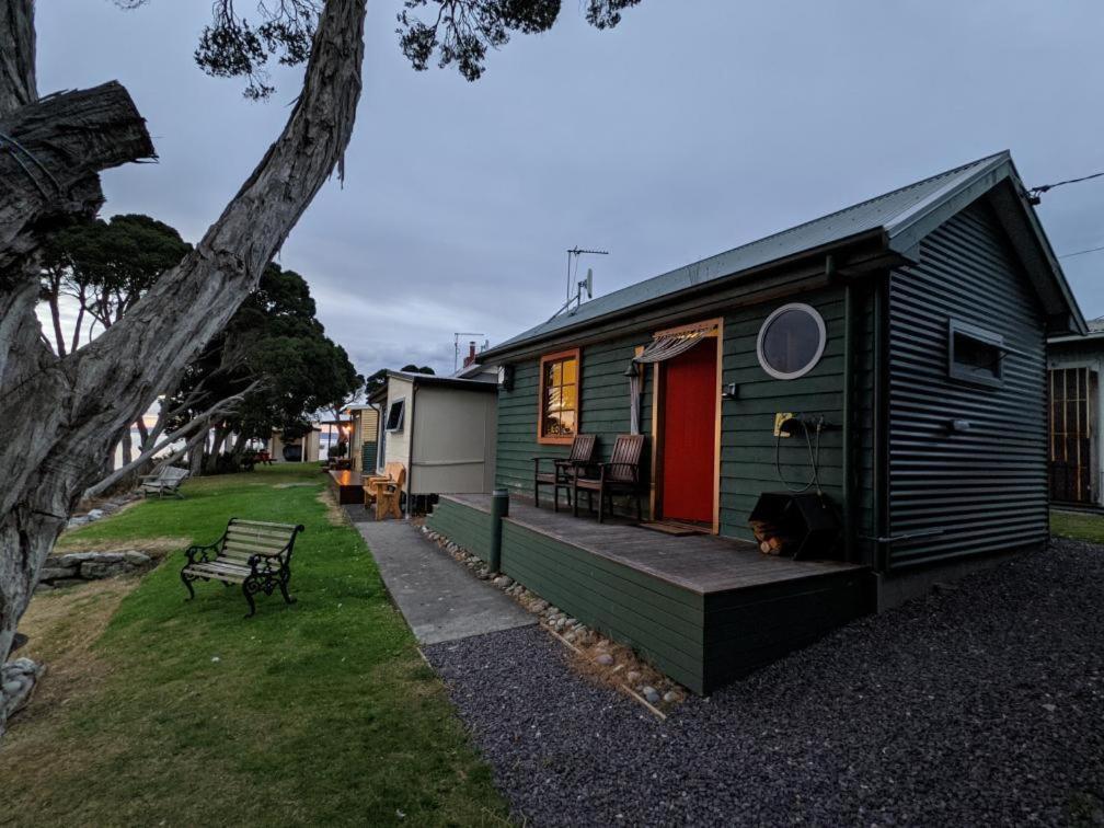 Salt Box Hideaway Apartment Strahan Luaran gambar